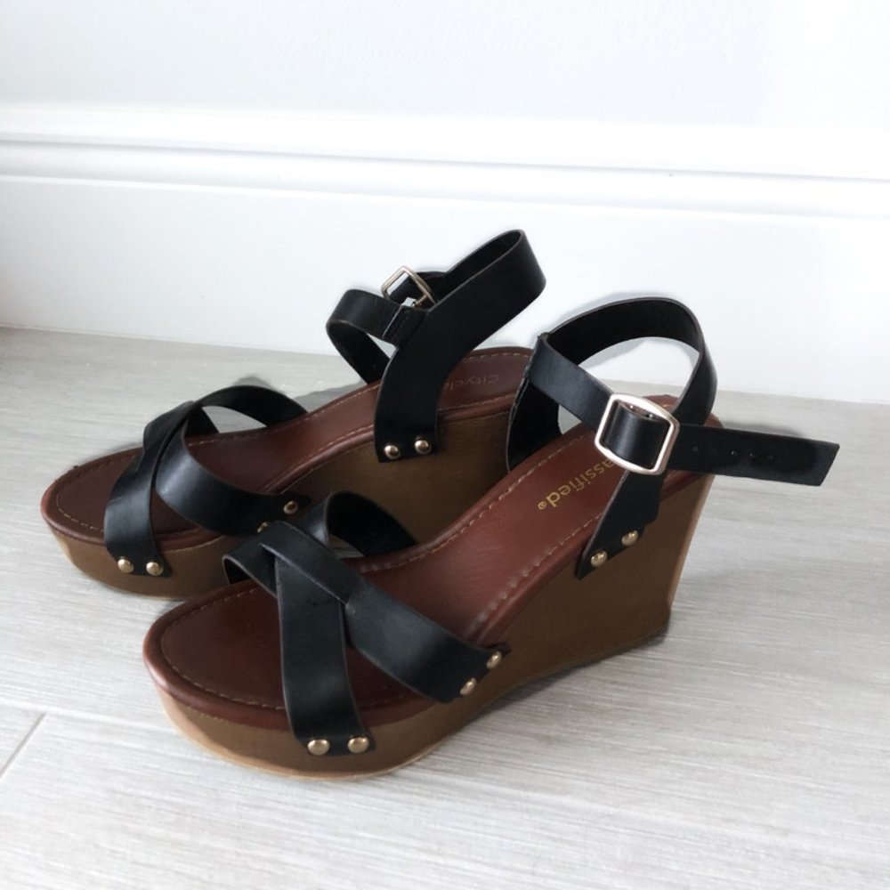 Cityclassified Black Wedges